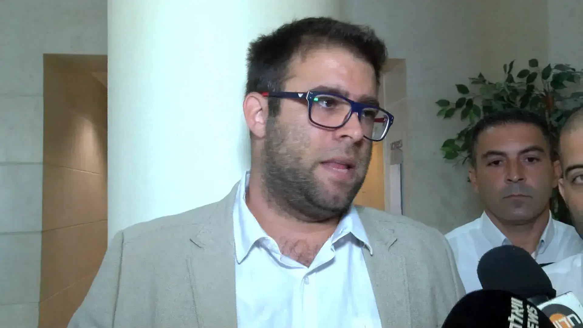 דאגה לבריאותו של ח"כ חזן או החרמה זדונית: הקרב על המזגן