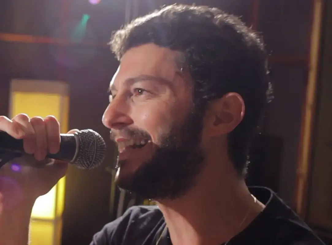 צפו: קוקי לבנה מבצעים את "Can't Hold Us" של מאקלמור וריאן לואיס