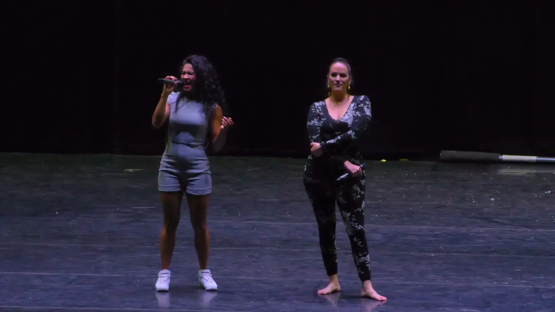 צפו: סירקולומביה בחזרות לקראת ההופעה בישראל