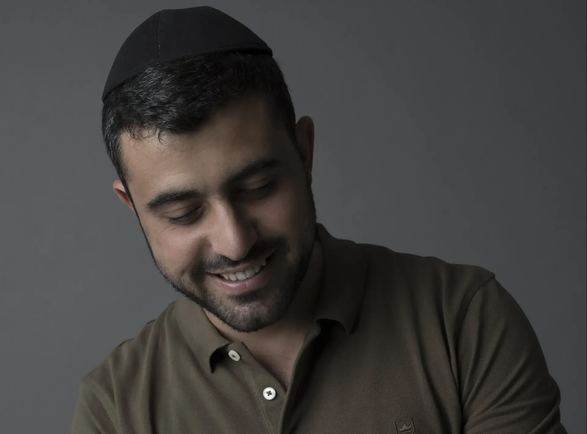 האזינו לשיר החדש של ישי ריבו, "הנה ימים באים"