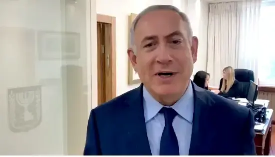לפני פגישתם: צפו בנתניהו עוקץ את קונאן אובריאן