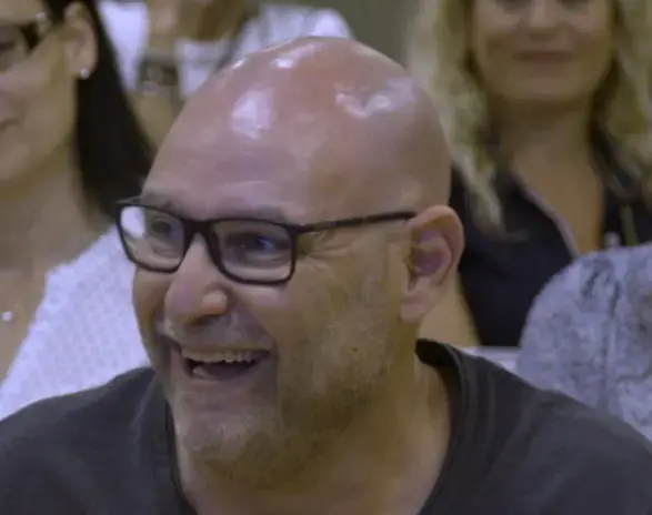 כך צביקה הדר התמודד עם אלימות נגד בתו בבית הספר. צפו