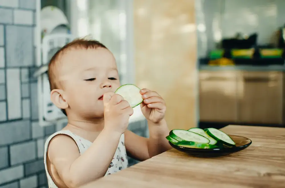 כך תעודדו הרגלי אכילה נכונים אצל ילדים בררנים