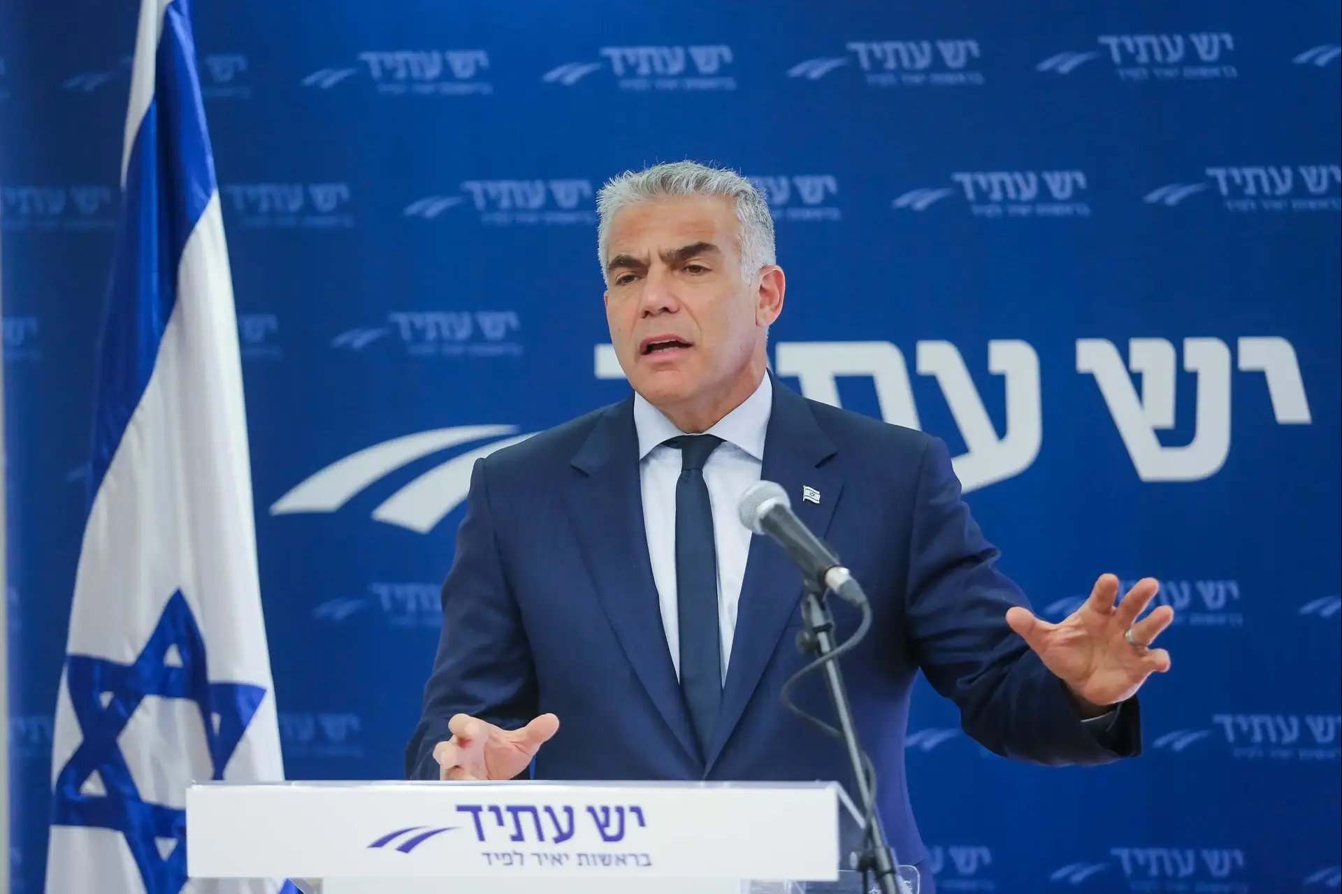 לפיד חבר לחבר קונגרס מארה"ב; המטרה: הכרזה אירופית על חיזבאללה כארגון טרור