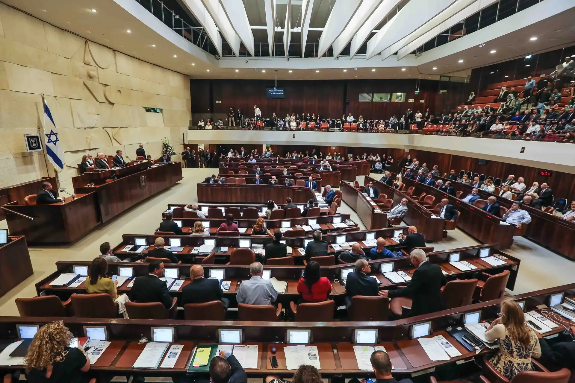 "קיבלתי את טראמפ", "גר בשדרות": הח"כים שנקנסו כי נעדרו מהמליאות