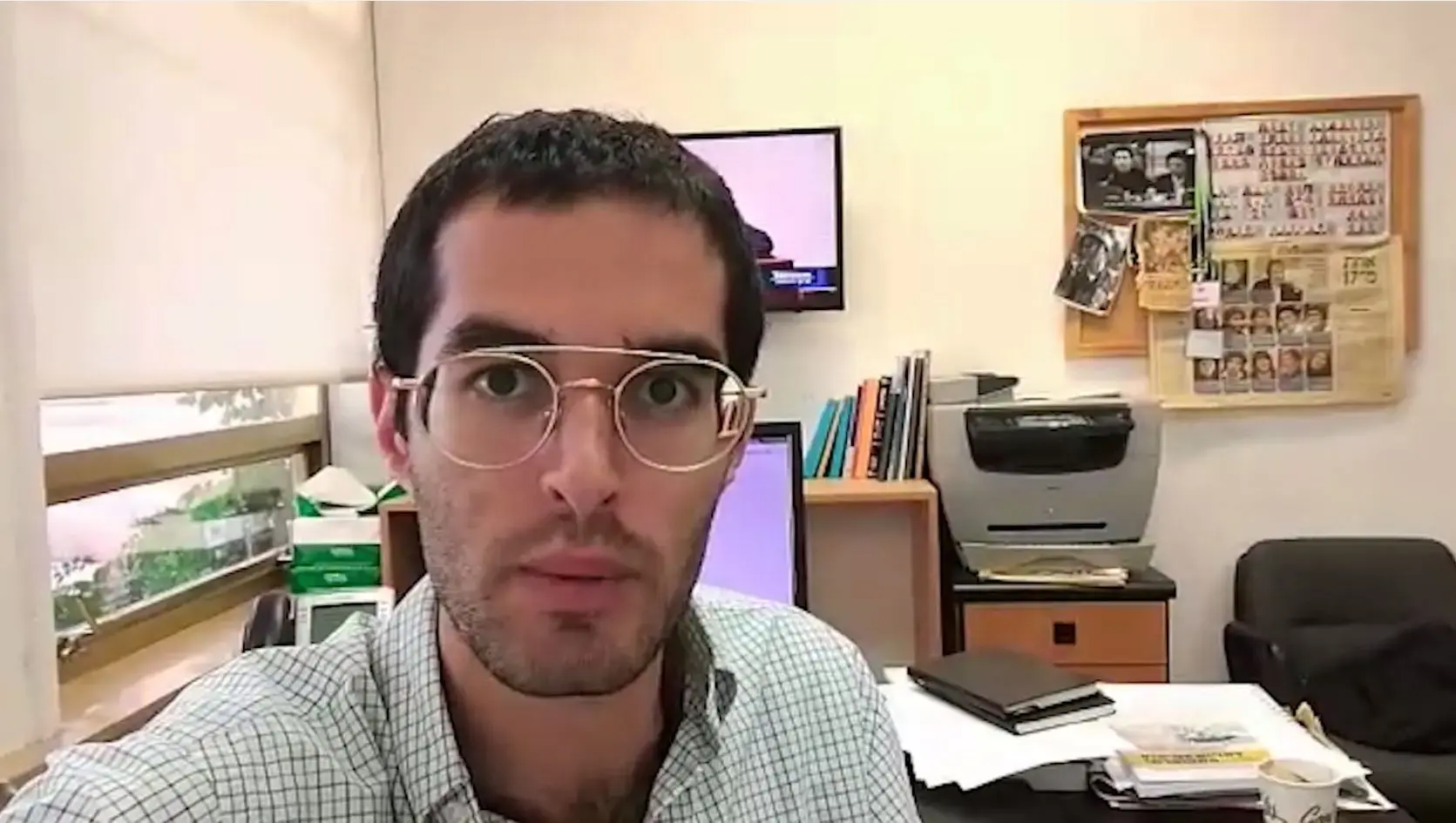 שותק על אזריה, נלחם באהוד ברק: בנט מנסה להיבנות כימין ממלכתי