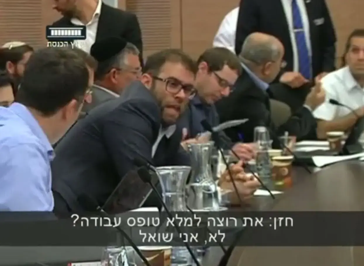 שני ח"כים הורחקו מהכנסת לשבוע בגלל כינויים "סרסור" ו"מושחת"