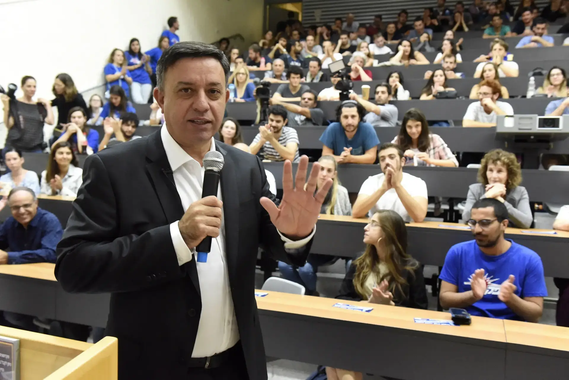 אבי גבאי מנסה להחזיר את הפריפריה למפלגת העבודה