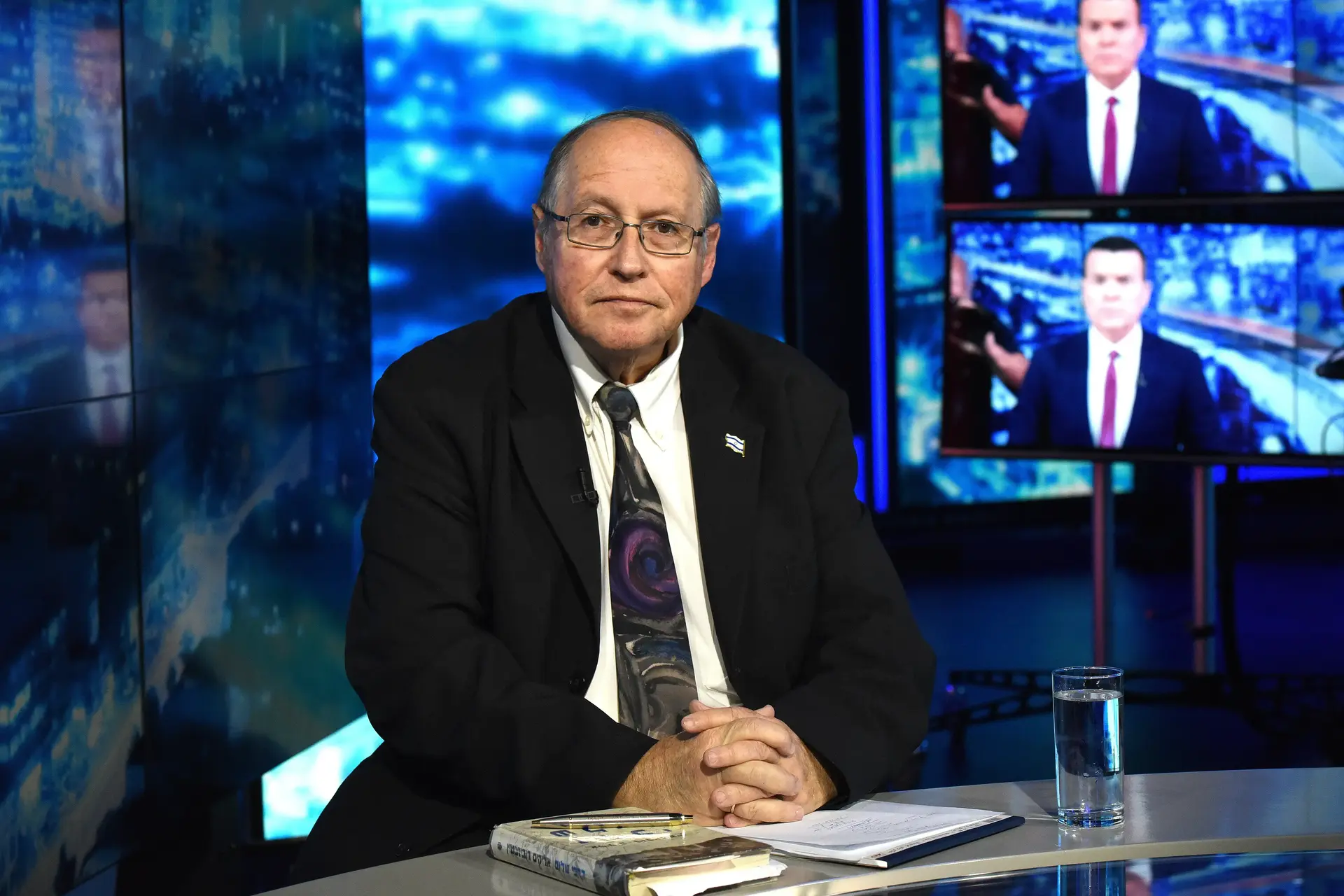 אליקים רובינשטיין: מציע למבקרי העליון לקרוא את פסקי הדין