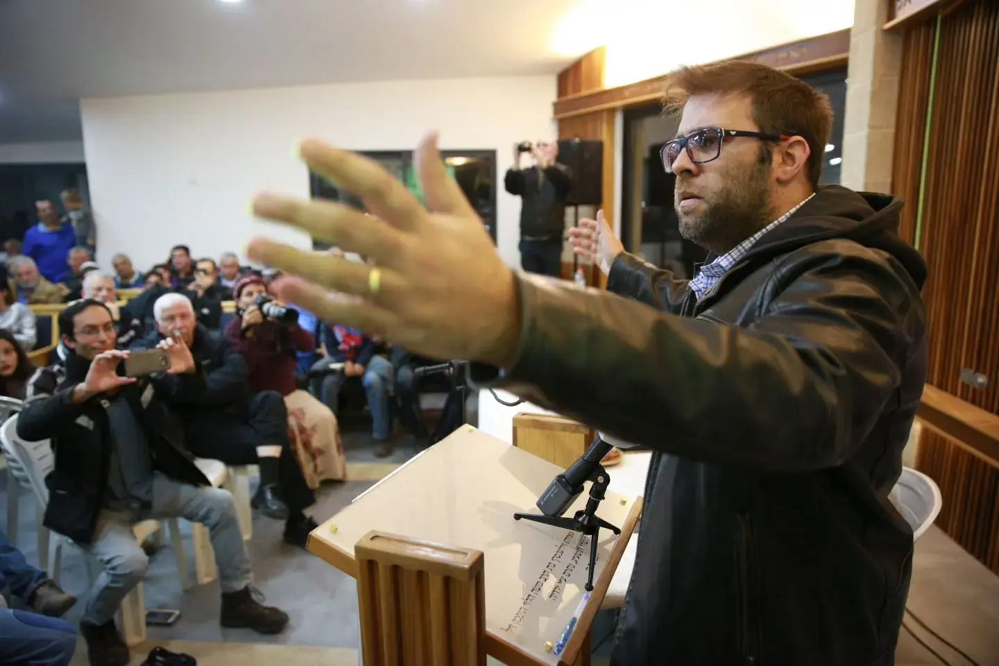רשימת טלפונים של שרים וח"כים הופצה ברשתות החברתיות - ועוררה סערה