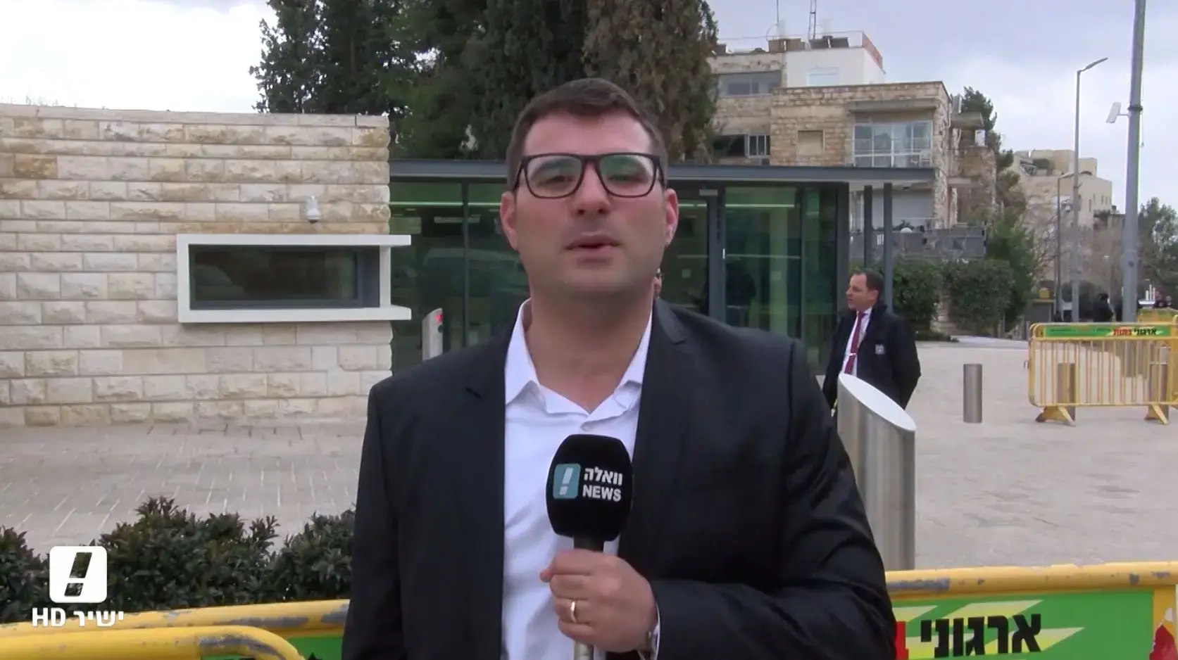 פנס ביקר בכותל: "לוח הזמנים להצגת תכנית השלום תלוי בפלסטינים"