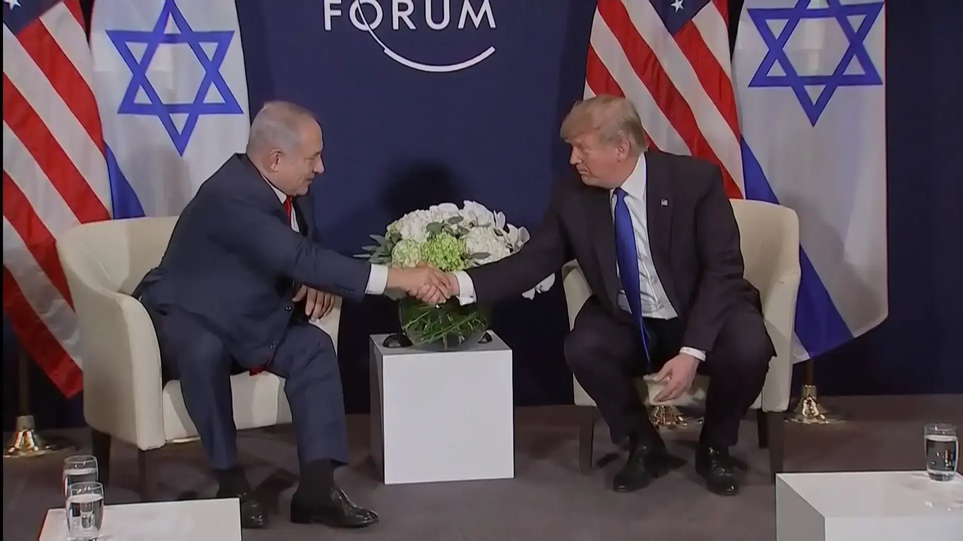 בשם המאמץ נגד איראן: התמונות מדאבוס ישרתו את נתניהו גם בקרב שבבית