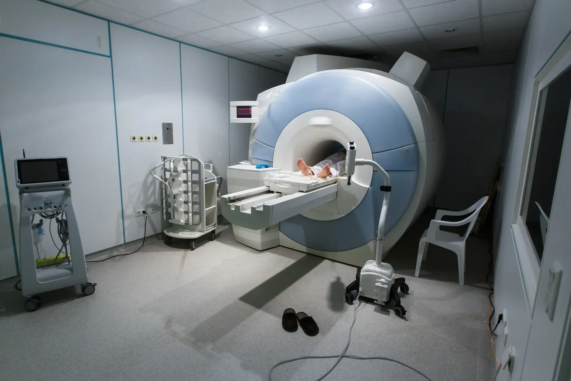 מזעזע: גבר הודי מת לאחר שנשאב לתוך מכונת MRI