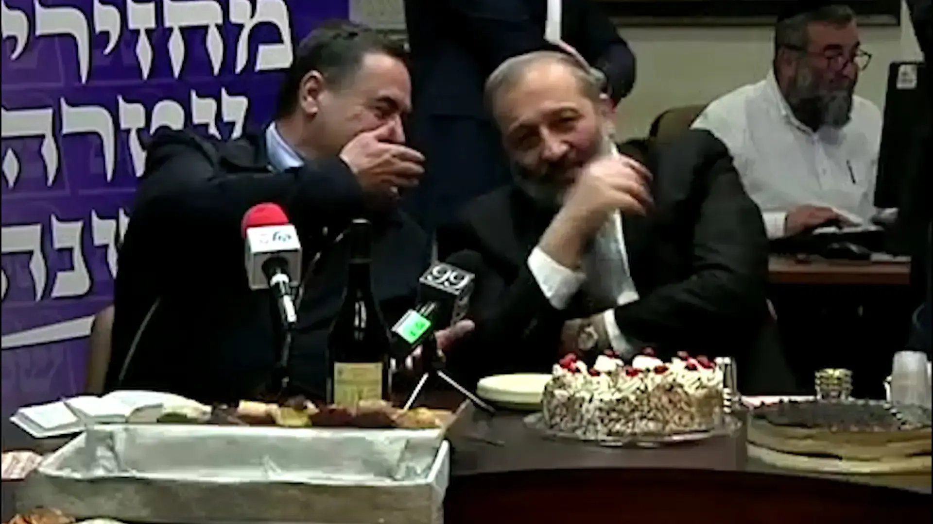 השרים דרעי וכץ צולמו ללא ידיעתם: "איזה מזל יש לביבי"