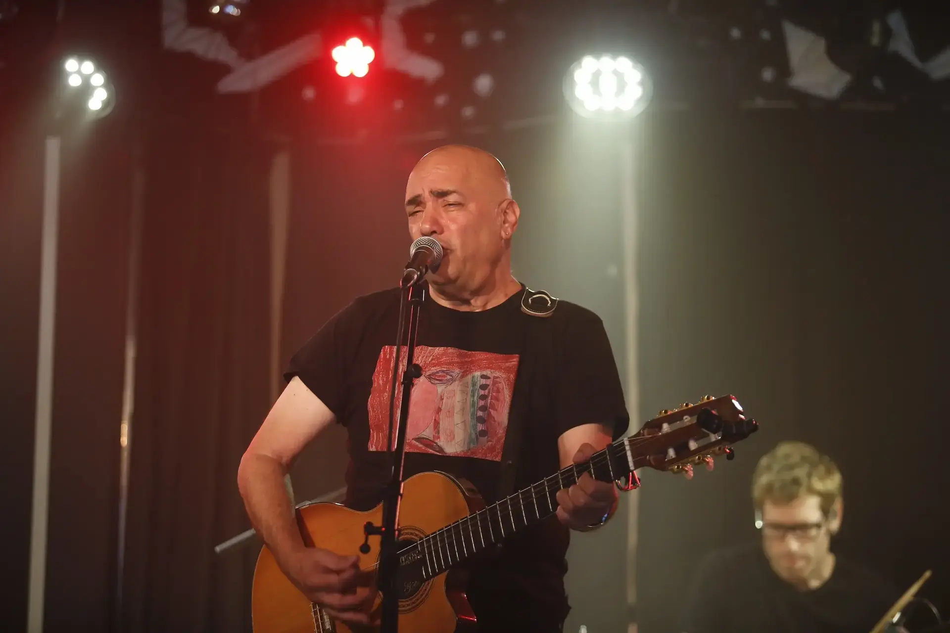 לשיר עם האישה על מערכות יחסים קודמות: דני רובס נחשף
