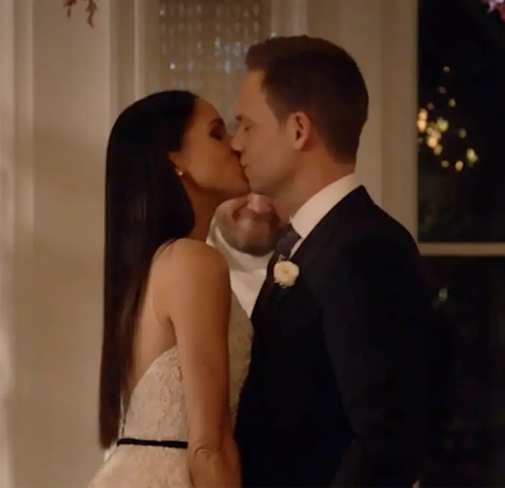 יוצר "Suits": המשפחה המלכותית התערבה בדיאלוגים של מייגן מרקל בסדרה