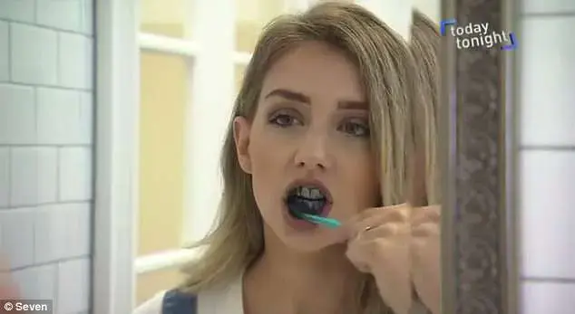 רופא ממליץ: זו הסיבה שצריך לצחצח שיניים לפני ארוחת הבוקר ולא אחריה