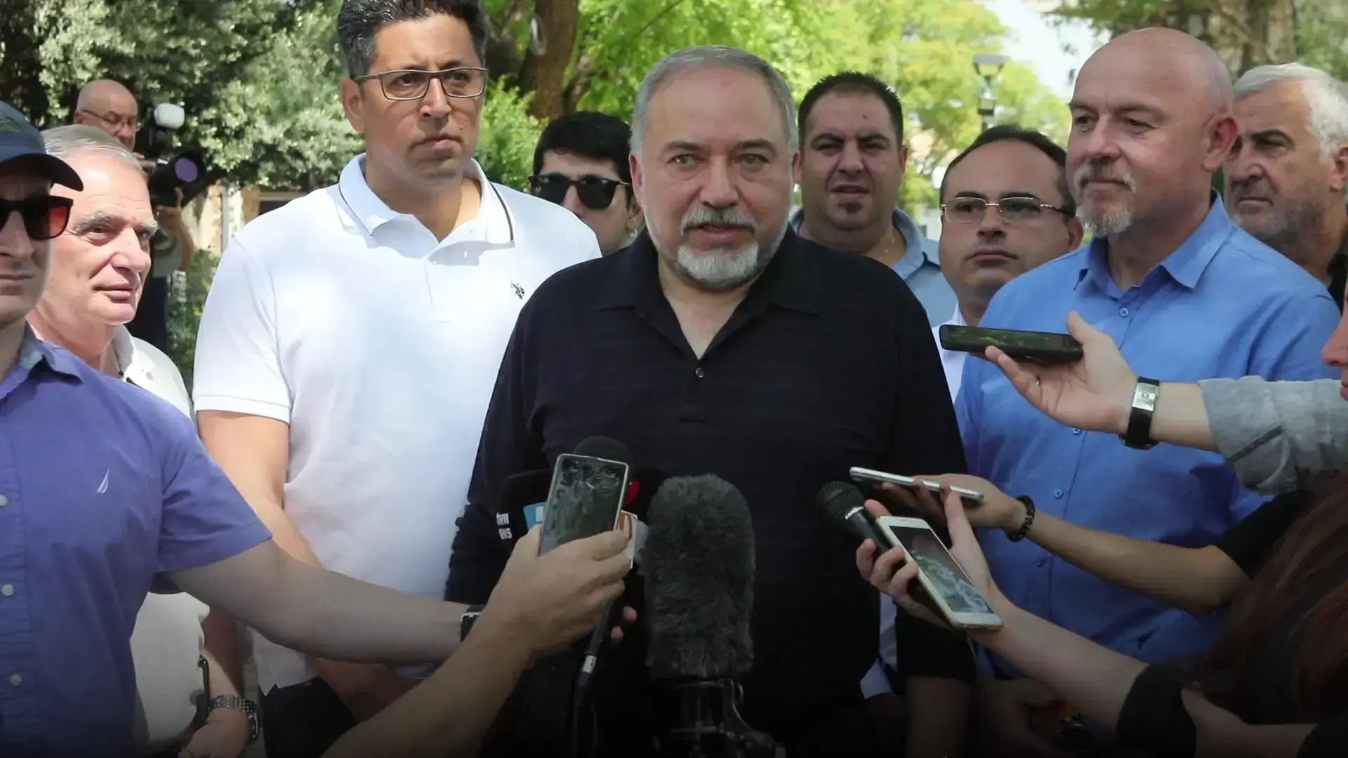 ליברמן במחווה לנטע: "אסד, תגיד לחמינאי שאתה לא הצעצוע שלו"