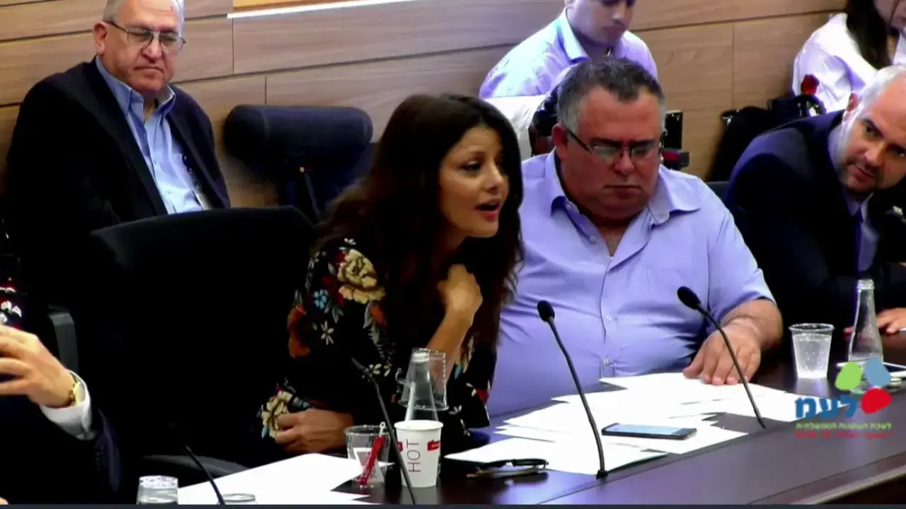 "אורלי נלחמה עליי": היועצת של ח"כ לוי אבקסיס חלתה בסרטן ולא תפוטר