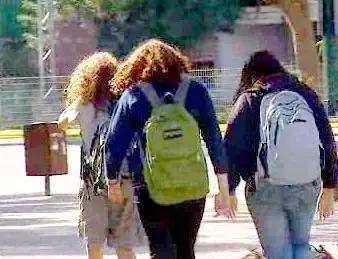 בריטניה: צעירות ידריכו מתבגרות על סקס