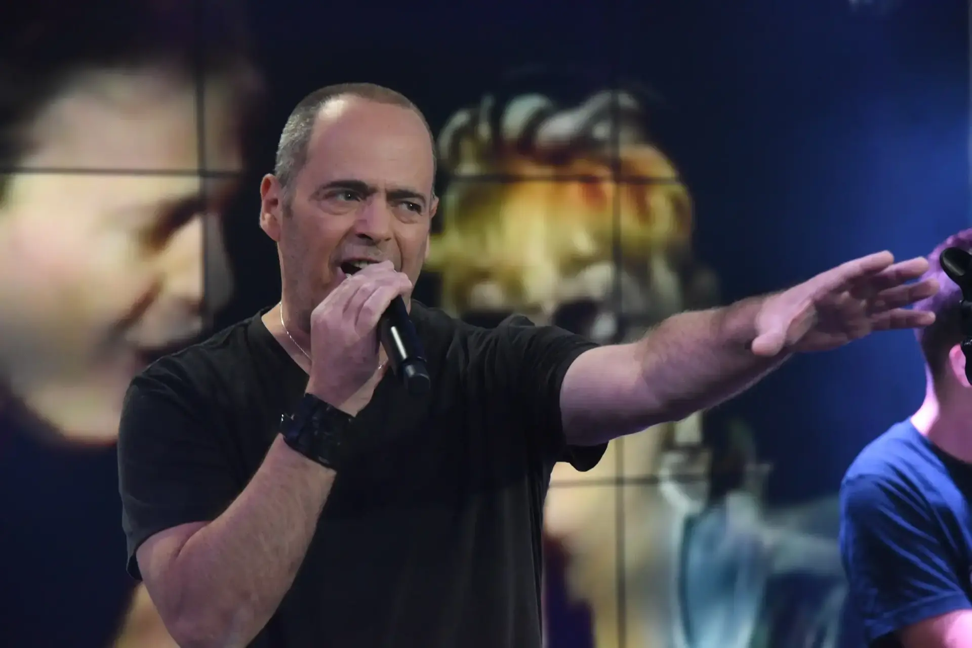 הסטירות, המחלה והתשוקה לחיים: אדם מדבר על השנה הקשה בחייו. ריאיון