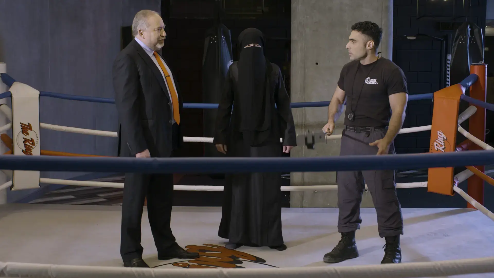 ליברמן פרסם סרטון שעורר סערה: "מכשיר הטרדות מיניות"