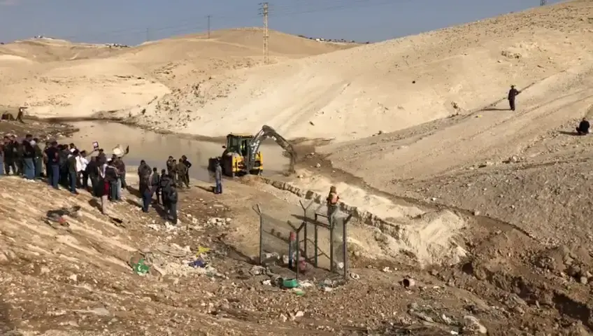 נתניהו החליט לדחות את פינוי חאן אל-אחמר, ליברמן התנגד