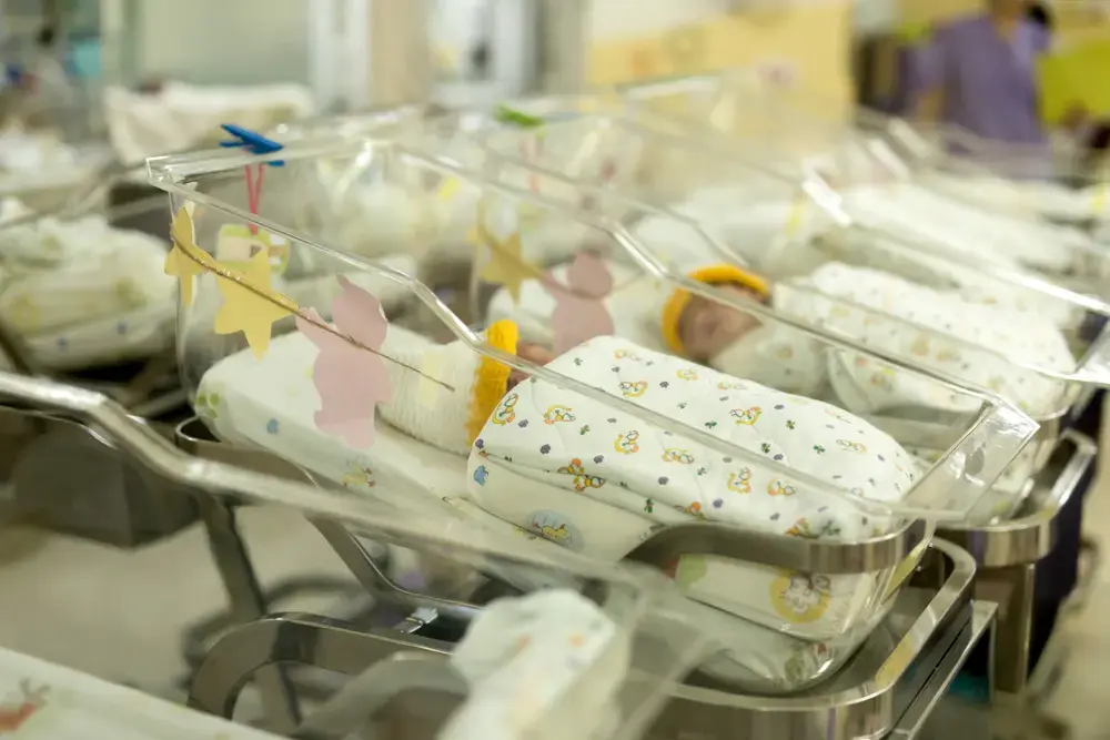 רק בנות: כפר קטן בפולין ממתין לבן ראשון אחרי כעשור