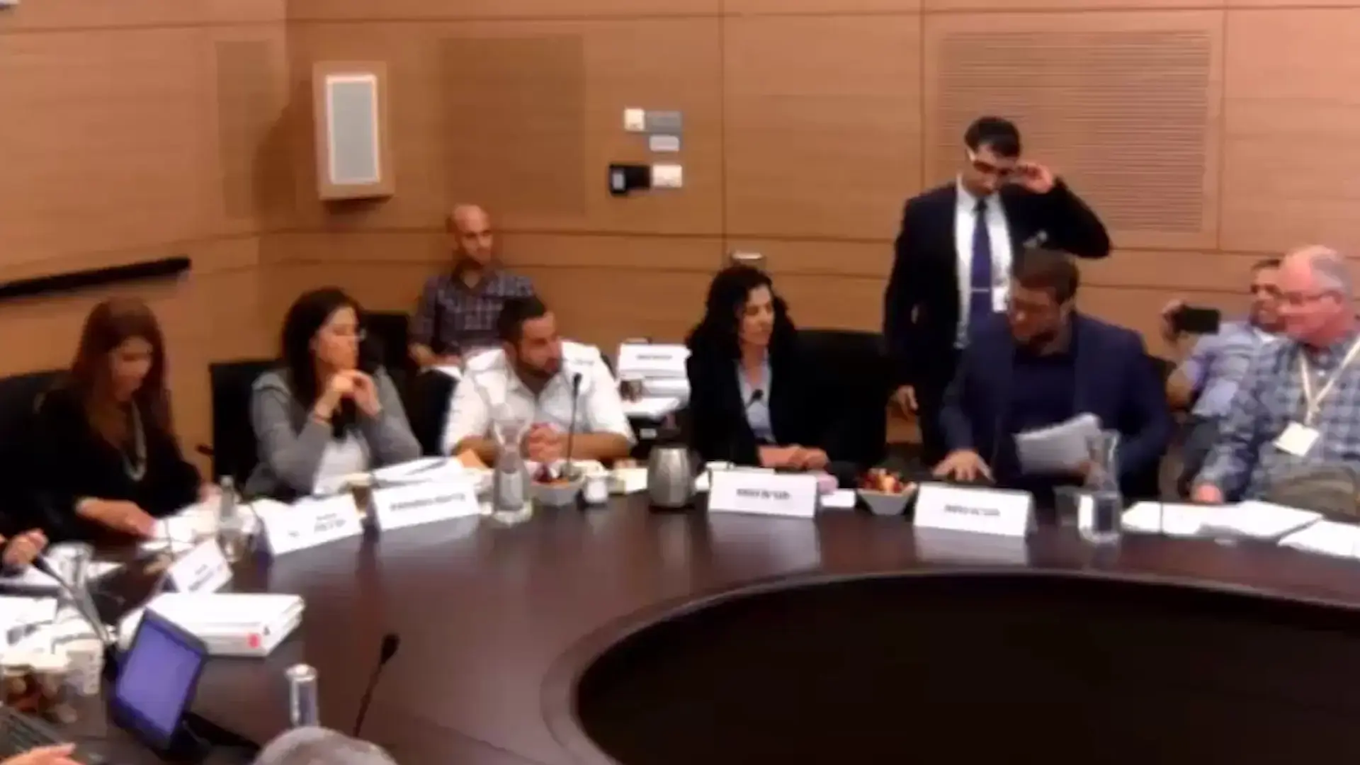חודש לאחר שחזר מהשעיה: ח"כ אורן חזן הורחק שוב מהכנסת