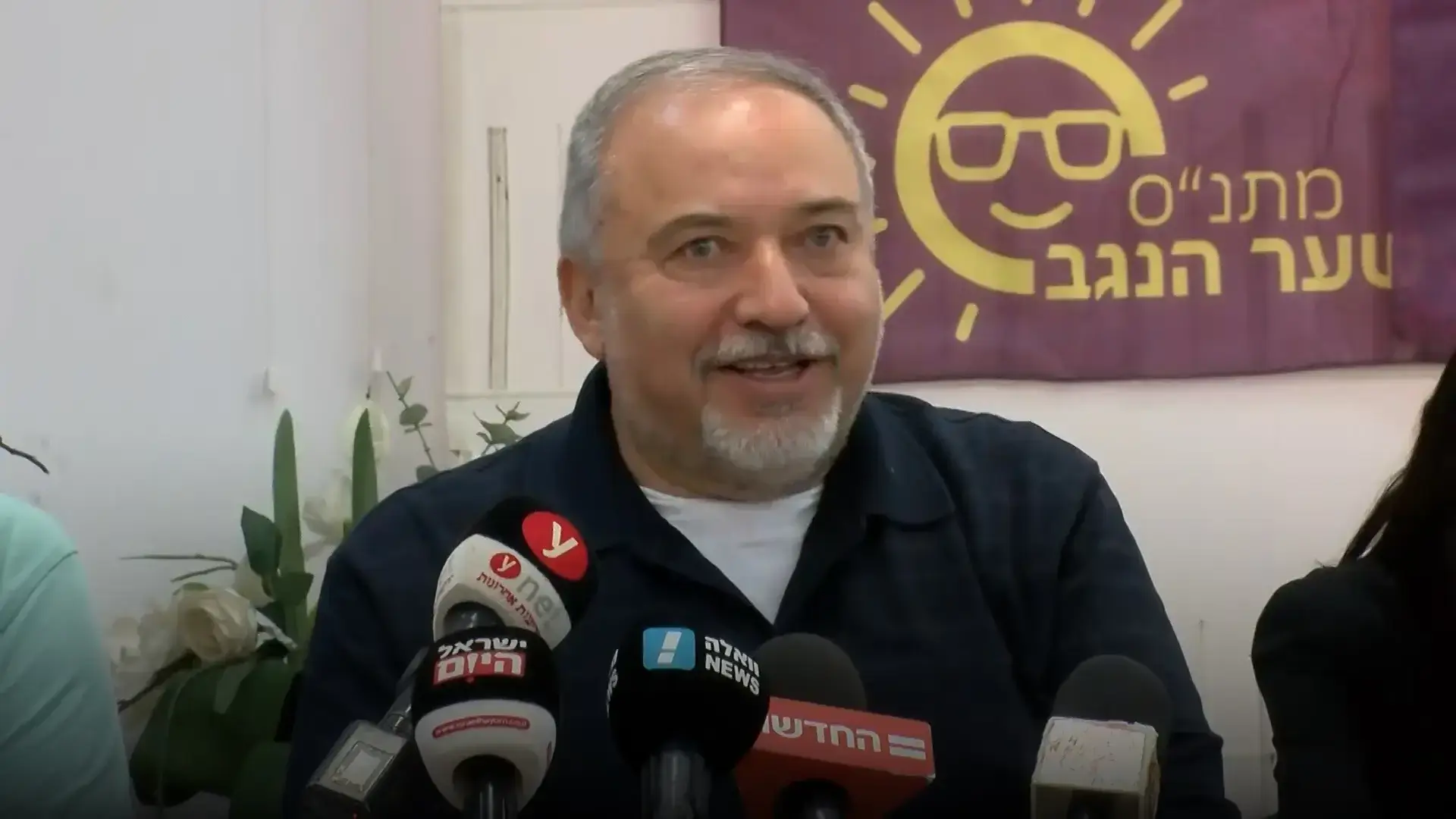 הדרישה הקטארית והציוץ של השגריר: מאחורי הקלעים של העברת הכסף לחמאס