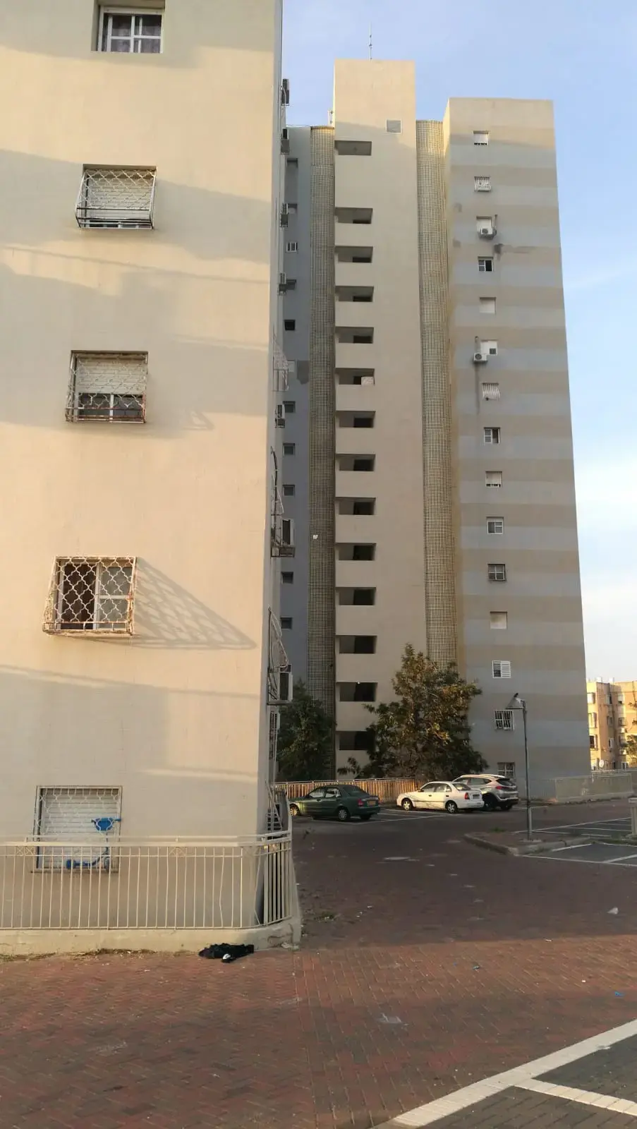 שכנים בבניין בו אותרה התינוקת שהוזנחה: "נתן תרופה וברח"