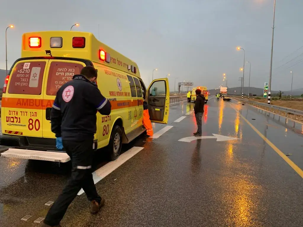בהתנגשות עם מכונית: רוכב אופנוע בן 24 נהרג בכביש 431