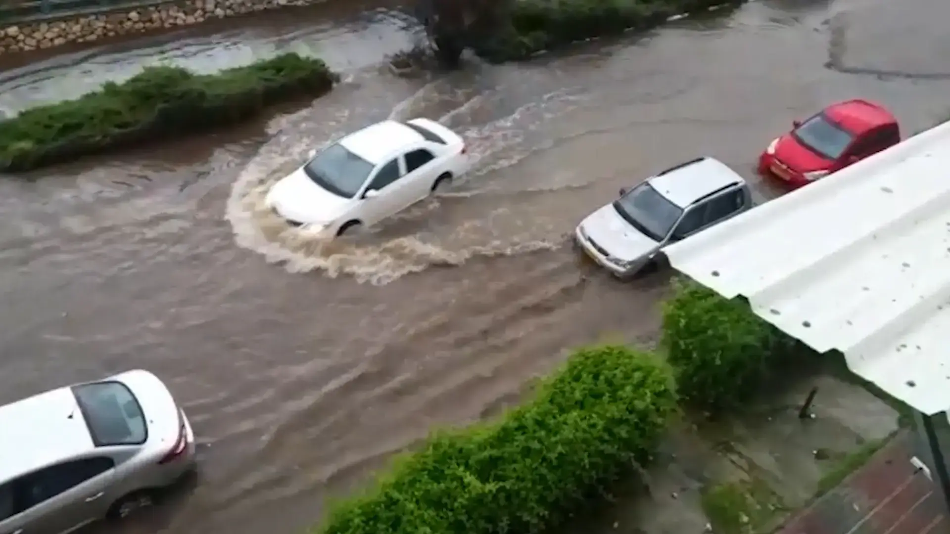 שובם של הגשם והשלג: מזג אוויר חורפי בכל רחבי הארץ | תחזית