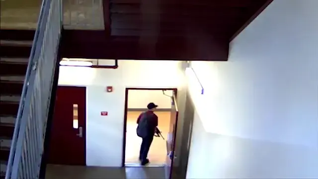 כשנה אחרי הטבח, שני תלמידים מהתיכון בפלורידה שמו קץ לחייהם
