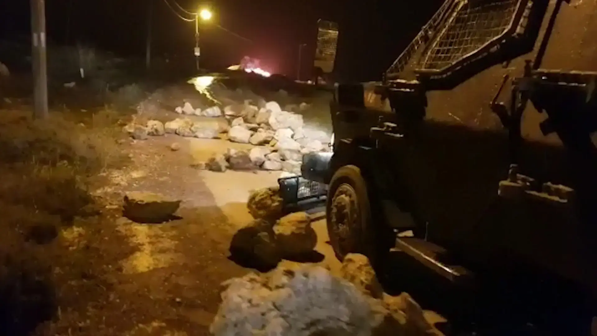 26 פצועים בעימותים בין מפגינים לשוטרים בפינוי מאחז עמונה