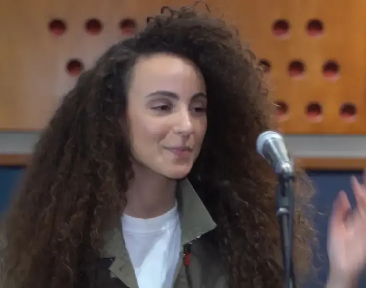 נערכת להופעת חייה: צפו ביובל דיין מהפנטת עם ביצוע בחזרה ל"תשאל את המים"