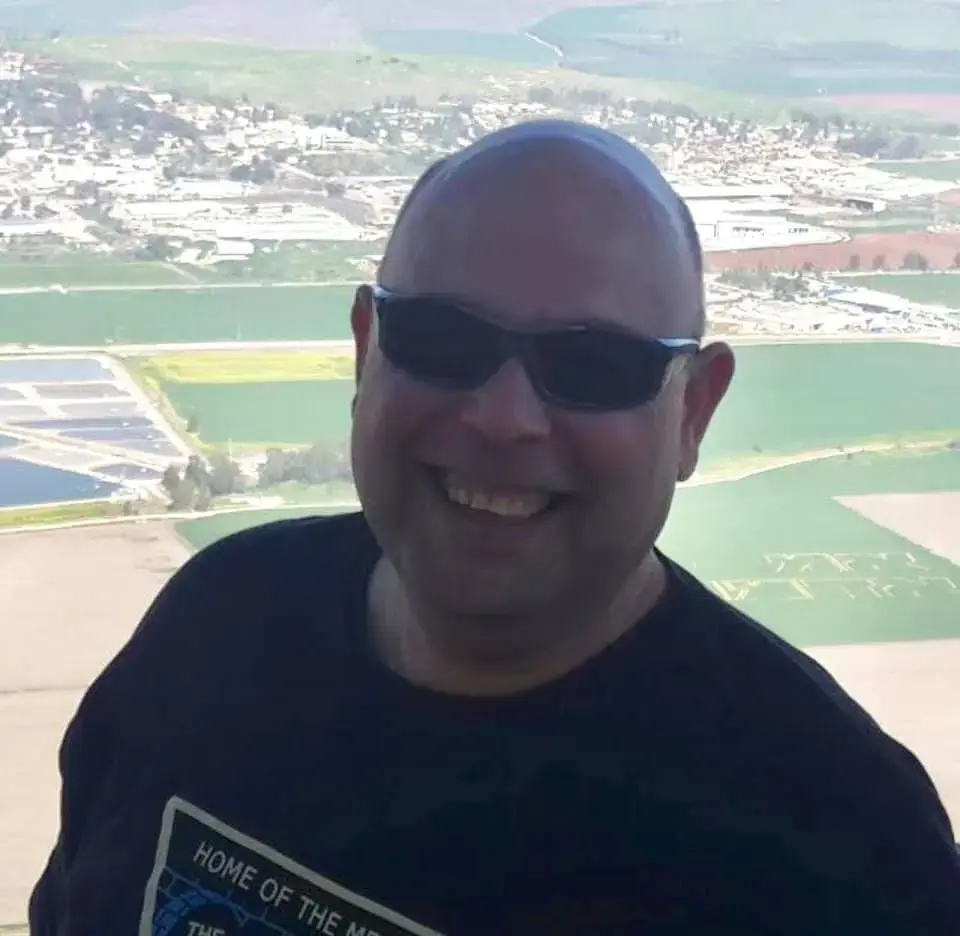 "תמיד עם חיוך גדול": רונן נהרג בתאונה בת"א כשנסע עם שני ילדיו