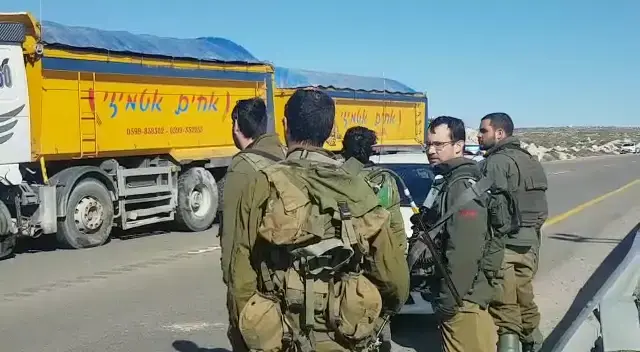 תאונה בכביש 60: לוחם במילואים נהרג בהתנגשות משאית ושני רכבים