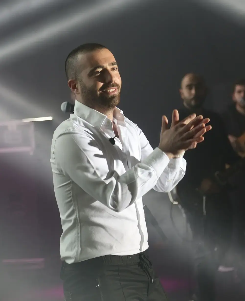 כרבע מיליון שקל לעומר אדם: ההופעה שאושרה תחת דרעי - למרות הצהרתו
