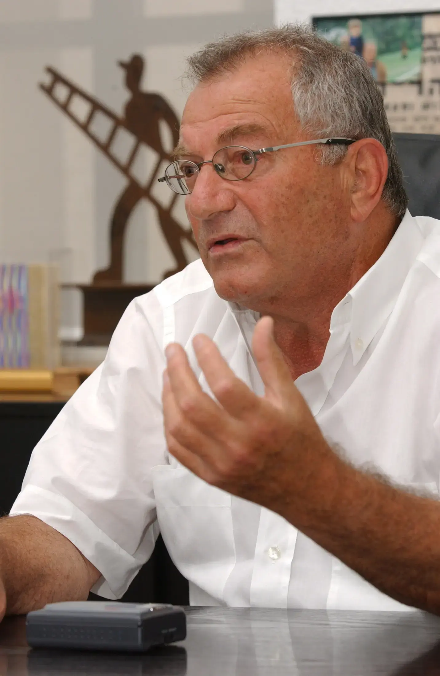 "עשייה בכל פינה": ראש עיריית הרצליה לשעבר אלי לנדאו הלך לעולמו