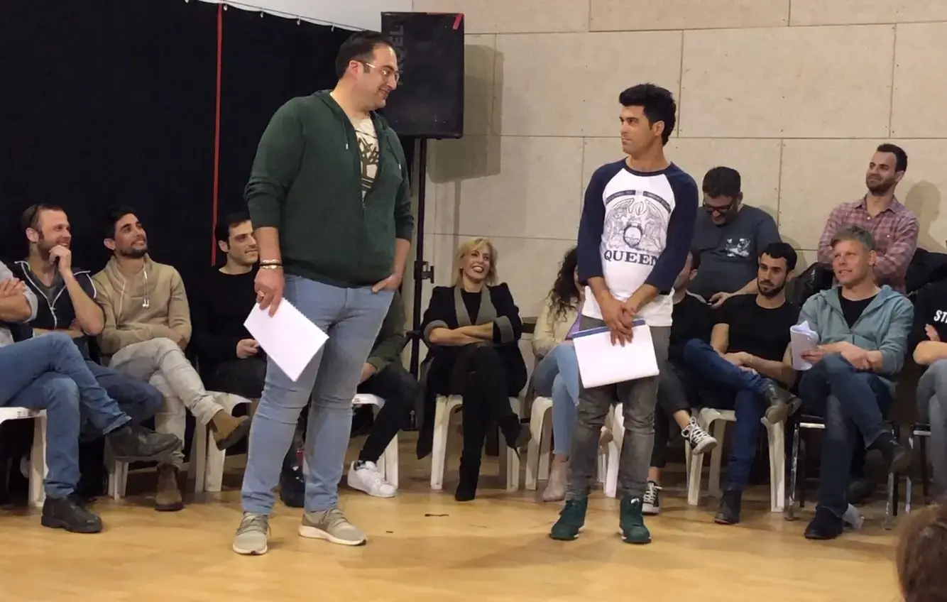 סרג'יו קונסטנצה חוזר לחיים: קבלו הצצה להצגה החדשה "גבעת חלפון"