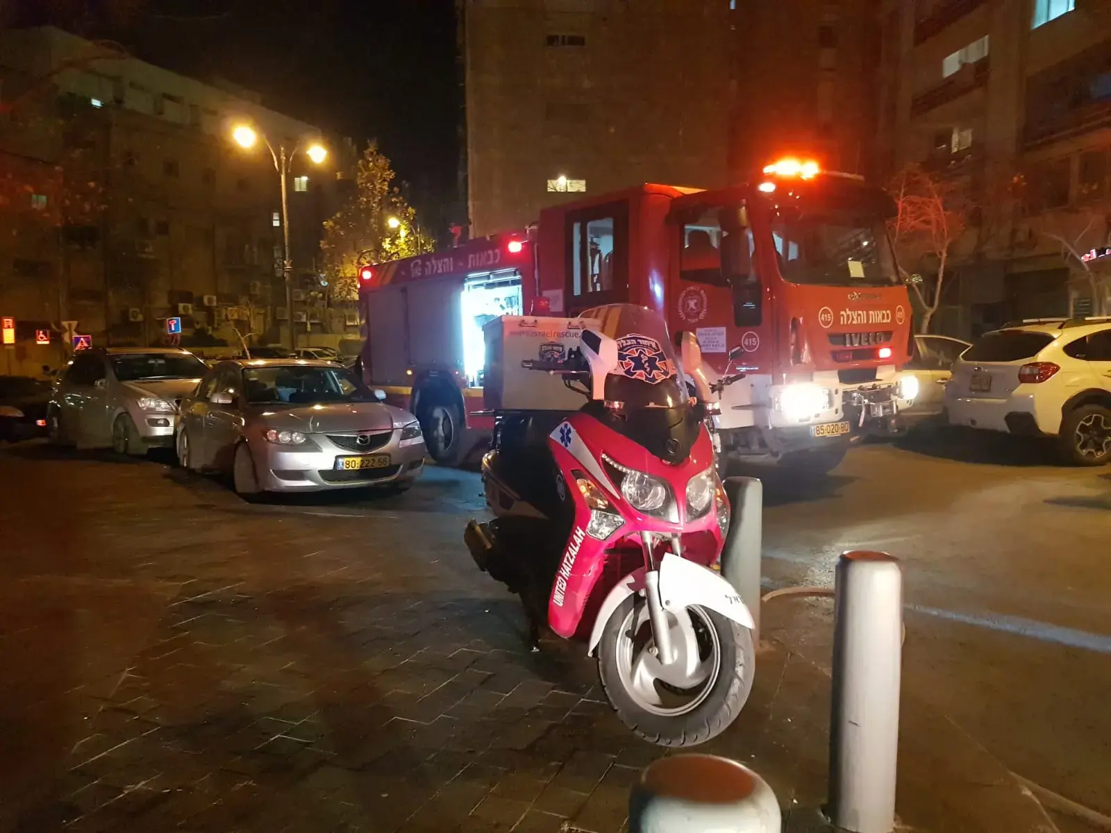שריפה פרצה בבניין במרכז ירושלים, ילדים קטנים נפגעו משאיפת עשן