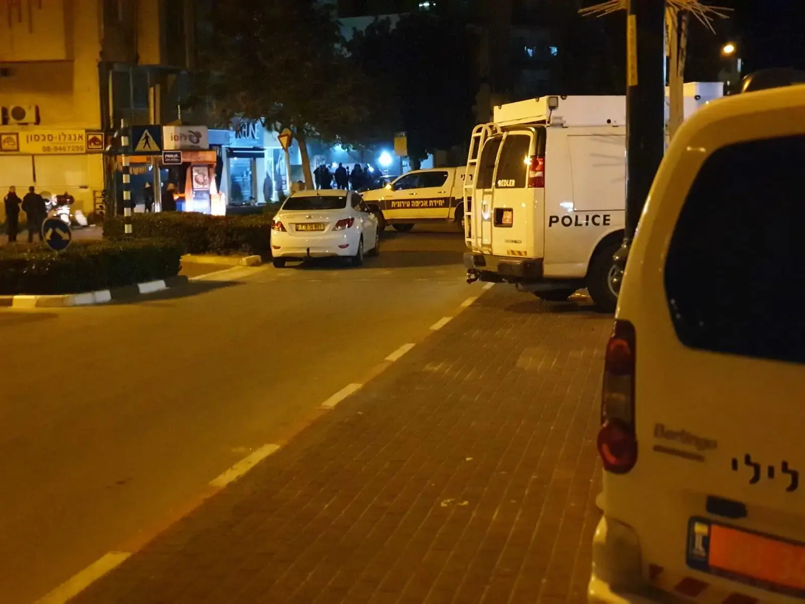 חשד לרצח ברחובות: בת 41 נמצאה ללא רוח חיים; שני שכניה נעצרו