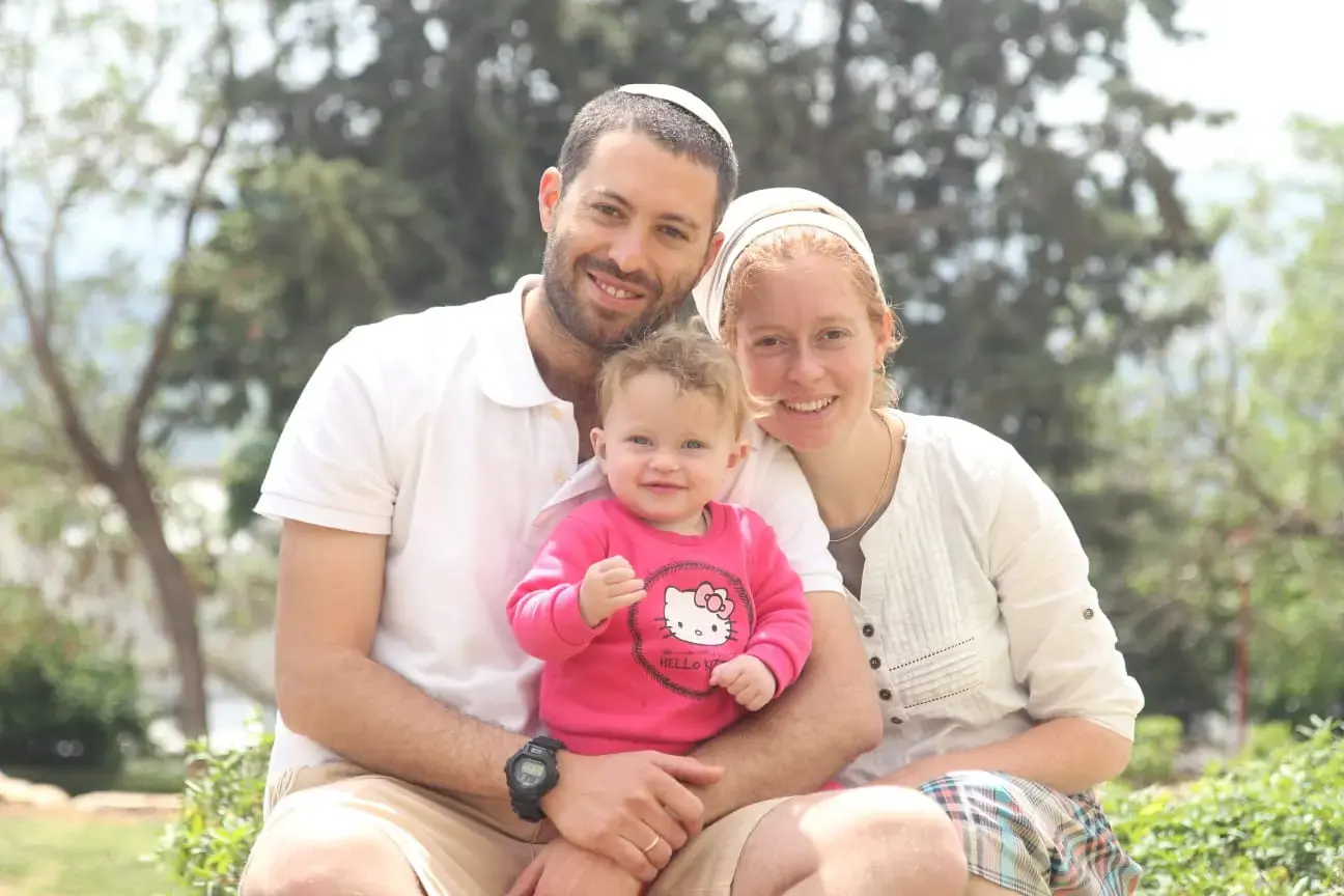 "התפללנו שיתעורר": משפחתו של ישראל שנפצע בפיגוע מתאוששת יחד עמו