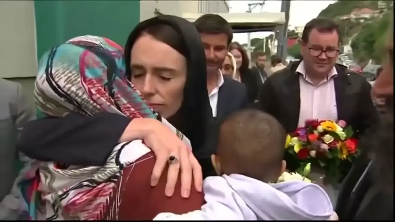 לטפל באומה שבורה: המבחן הראשון של המנהיגה הצעירה של ניו זילנד