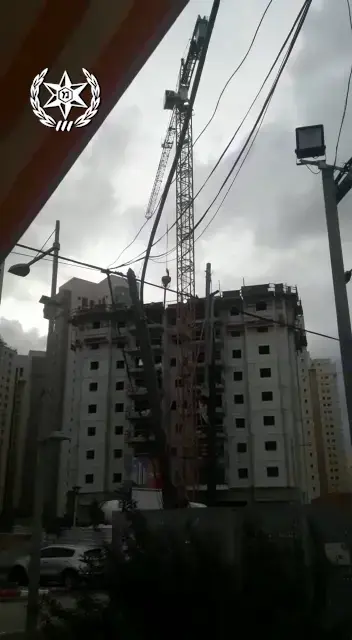 "התחזתה לבעלת רישיון'': הפעילה עגורן בניגוד לחוק - ונעצרה