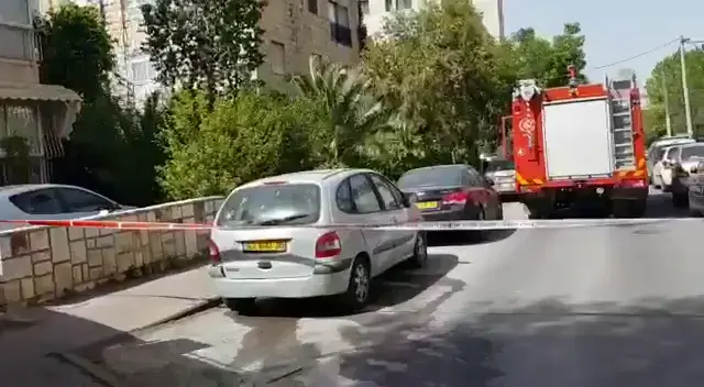 גבר כבן 70 מת בשריפה בבניין בירושלים; אין חשד לפלילים