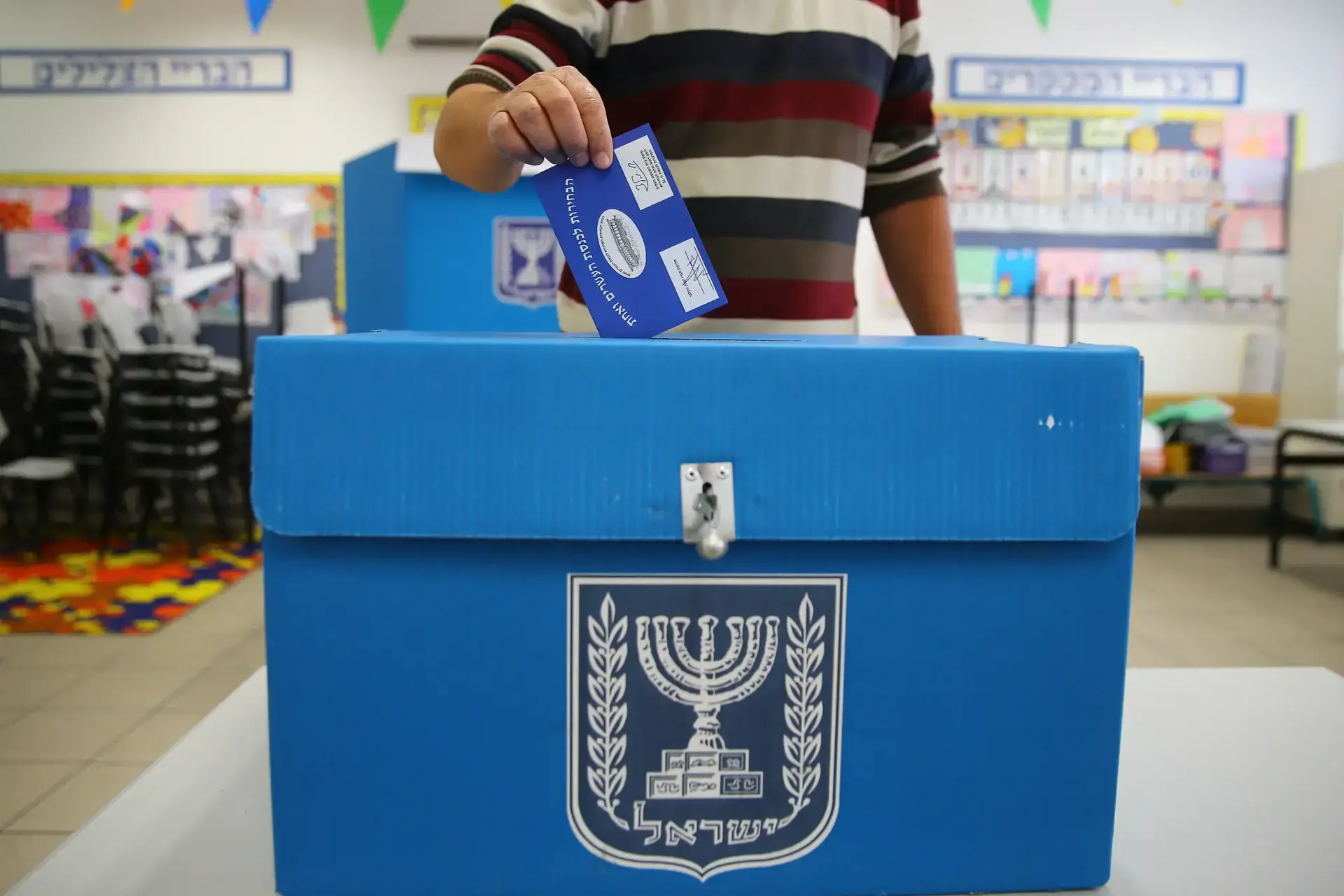 בוחרים לצאת החוצה: מכל קצוות הקשת הפוליטית נהרו לחייך למצלמה