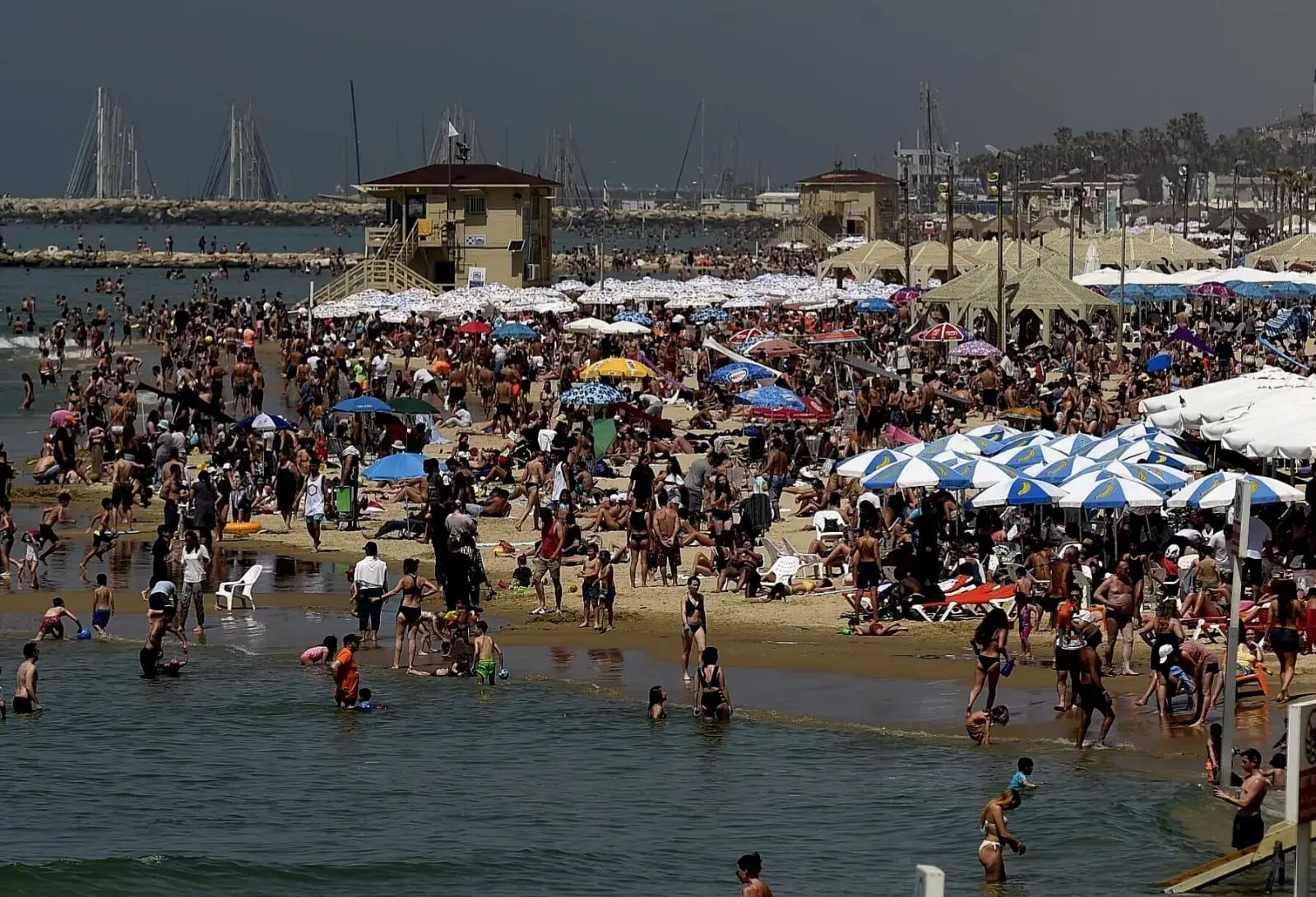 שעות פתיחת החופים ומחירי המתקנים: עונת הרחצה נפתחת מחר