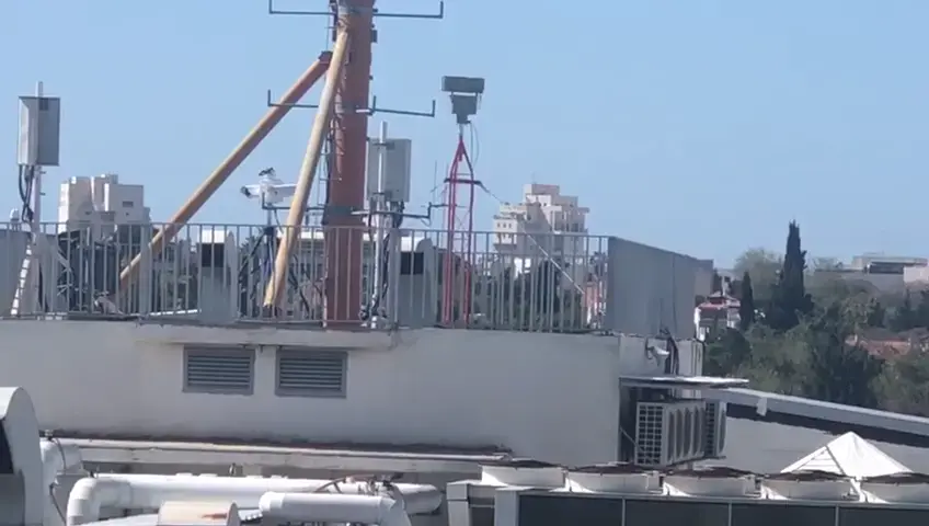 העובדים חוששים מקרינה: האנטנה החדשה שמעוררת דאגה ברמת החייל